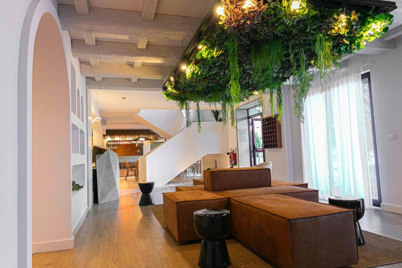 Hotel Lombina Pobra Do Caraminal Εξωτερικό φωτογραφία